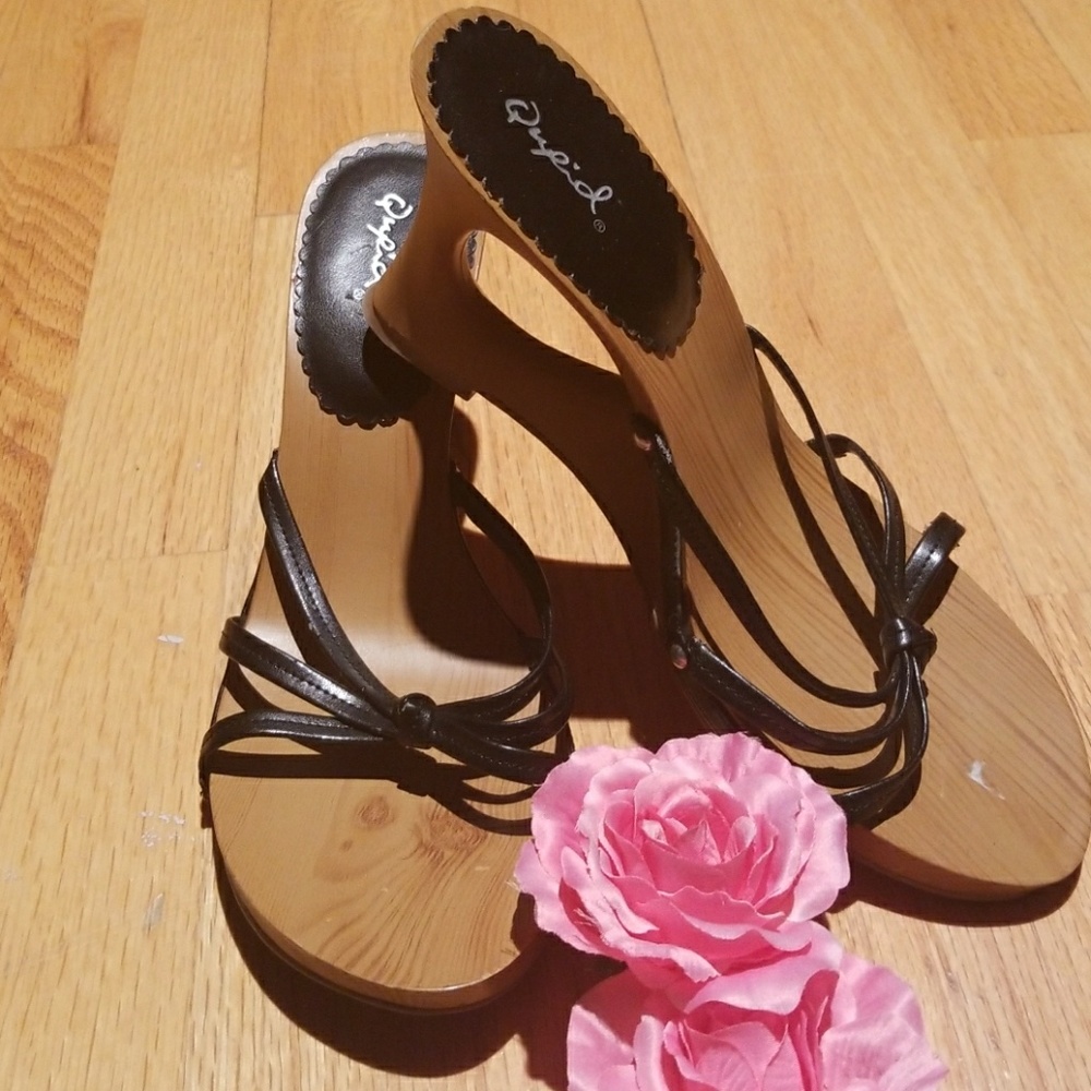 QUPID sandals size 6.5